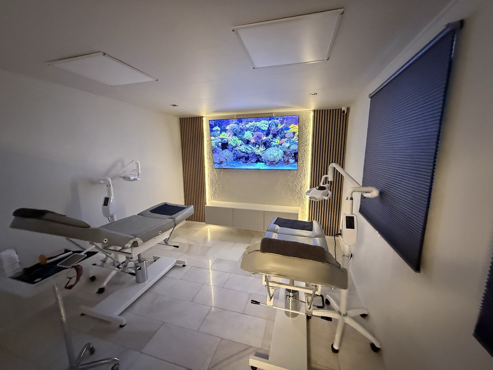 Behandelkamer van Witte Tanden Oisterwijk met sfeervolle verlichting